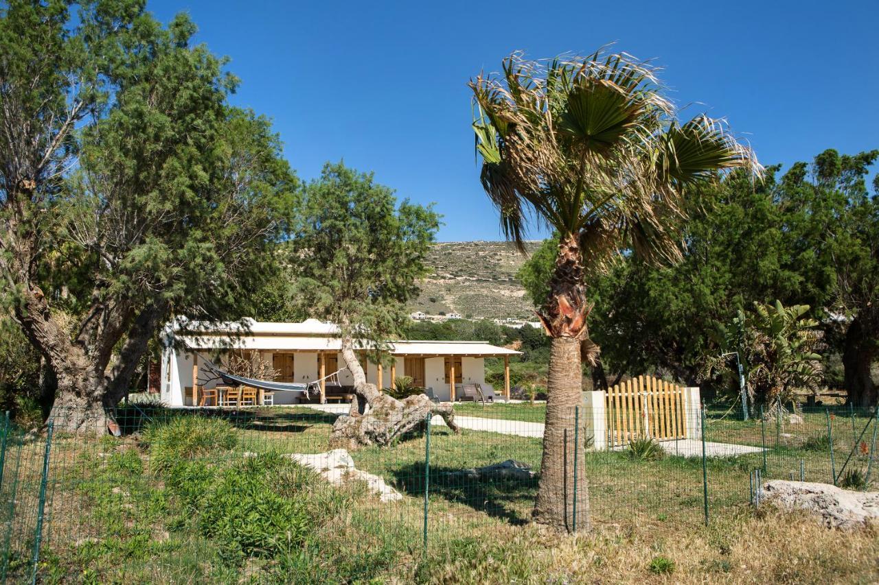Mera Beachfront House - Фаласарна Екстериор снимка