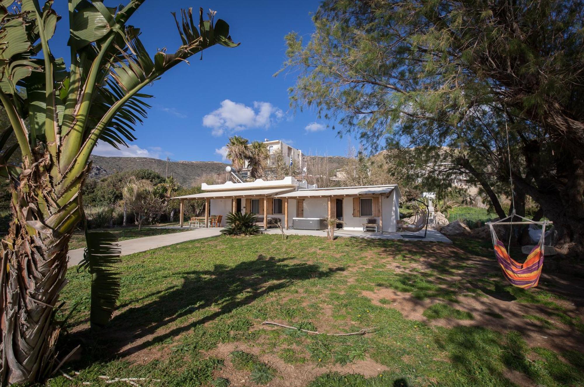 Mera Beachfront House - Фаласарна Екстериор снимка