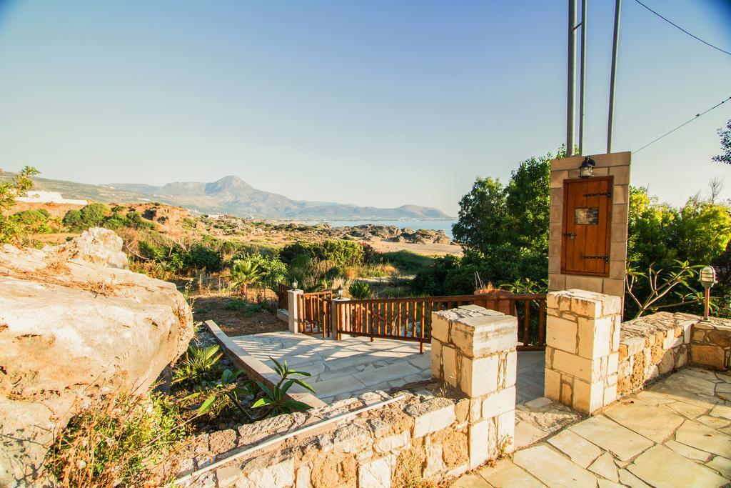 Mera Beachfront House - Фаласарна Екстериор снимка