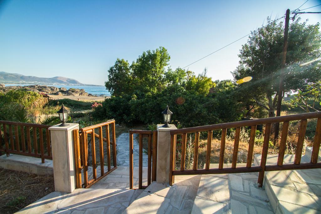 Mera Beachfront House - Фаласарна Екстериор снимка