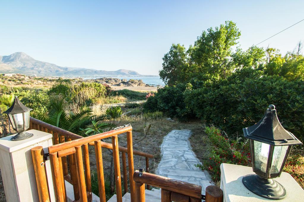 Mera Beachfront House - Фаласарна Екстериор снимка